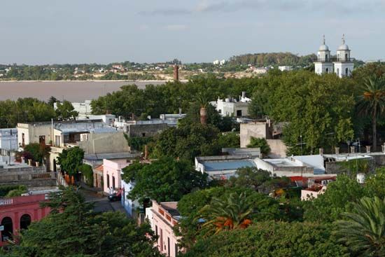 Colonia del Sacramento; Plata, Río de la